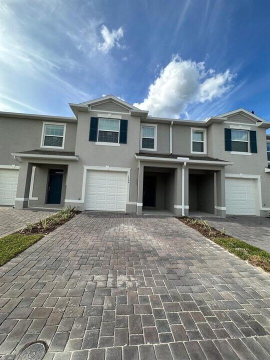 1304 Mako Wy in Kissimmee, FL - Building Photo