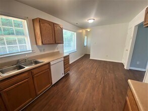 4661 Murray Rd in Winston-Salem, NC - Building Photo - Building Photo