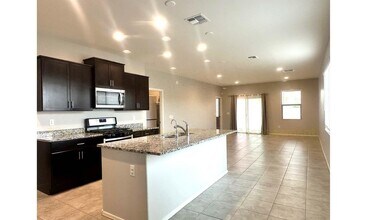 6662 E Via Pampas Morenas in Tucson, AZ - Building Photo - Building Photo