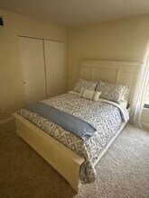 5625 Trailwinds Dr, Unit 412 in Ft. Myers, FL - Building Photo - Building Photo