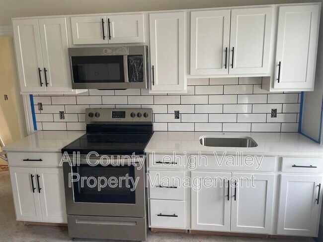 122 E Goepp St in Bethlehem, PA - Building Photo - Building Photo