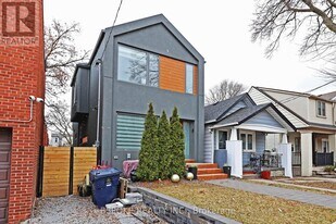 707 Mortimer Ave in Toronto, ON - Building Photo