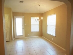 631 Tom Kemp Dr in New Braunfels, TX - Building Photo - Building Photo