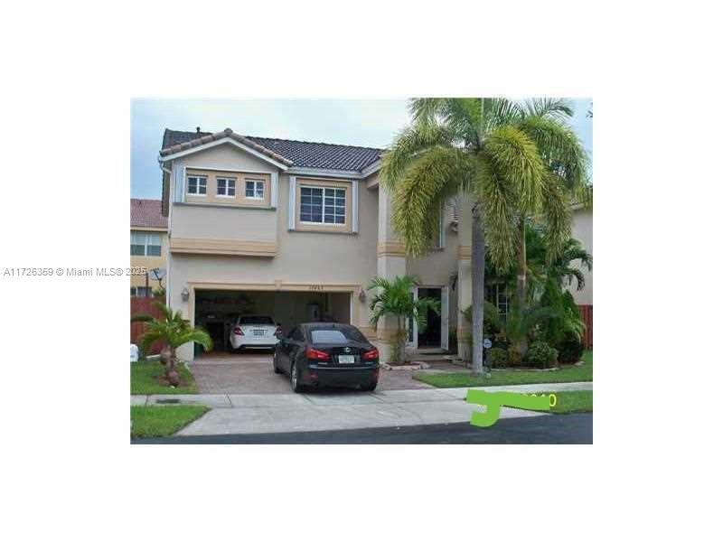 10863 NW 53rd Ln in Doral, FL - Building Photo