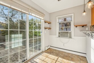 145 Pleasant Valley Way in West Orange, NJ - Foto de edificio - Building Photo