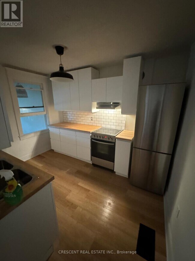 1057 Davenport Rd in Toronto, ON - Building Photo - Building Photo