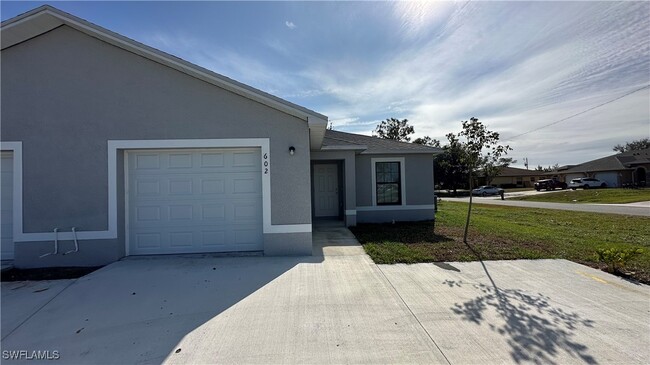 602 SE 8th Terrace in Cape Coral, FL - Building Photo - Building Photo