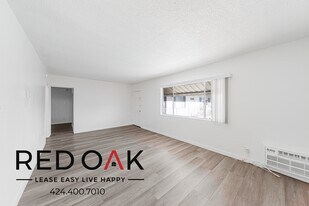 8720 Owensmouth Ave, Unit 9 in Los Angeles, CA - Building Photo