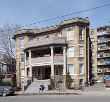1434 King St W in Toronto, ON - Building Photo