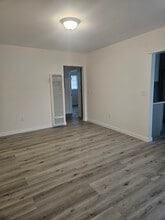 11954 Moorpark St in Studio City, CA - Building Photo - Building Photo