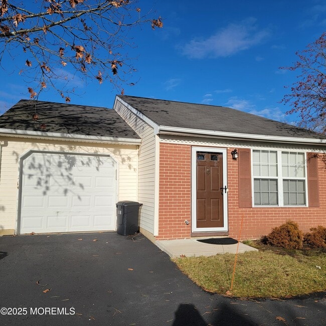 property at 10 Edgeware Close