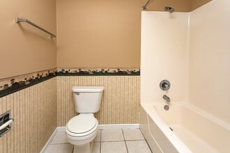 Autumn Woods Apartments in Sauk Rapids, MN - Building Photo - Interior Photo