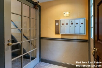 75 Wyman St in Newton, MA - Foto de edificio - Building Photo