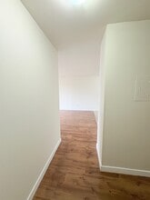 6570-6570 Burlington Ave in Burnaby, BC - Building Photo - Building Photo