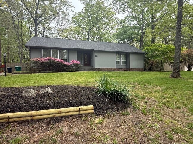 property at 2301 Thousand Oaks Dr