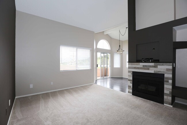 19808 Sandpiper Pl in Santa Clarita, CA - Building Photo - Building Photo