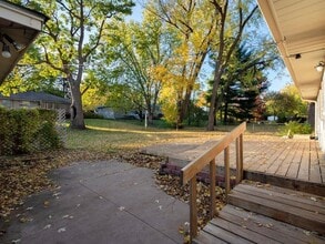 8726 Portland Ave S in Bloomington, MN - Foto de edificio - Building Photo
