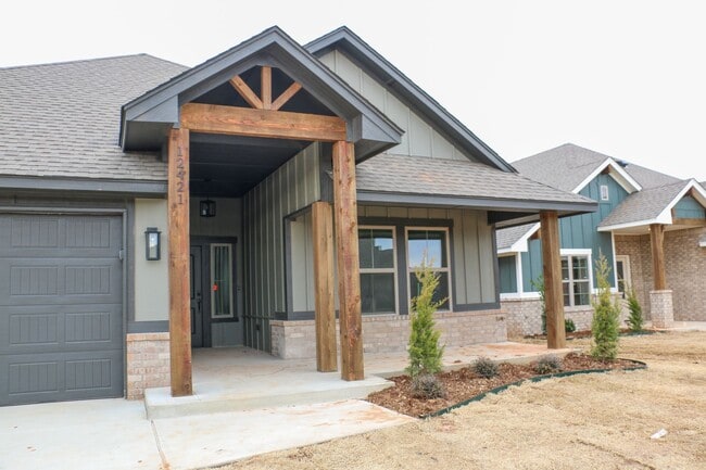 12421 Dolche Vita Dr in Oklahoma City, OK - Building Photo - Building Photo