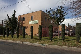 500 Chestnut Ave in Los Angeles, CA - Building Photo - Building Photo