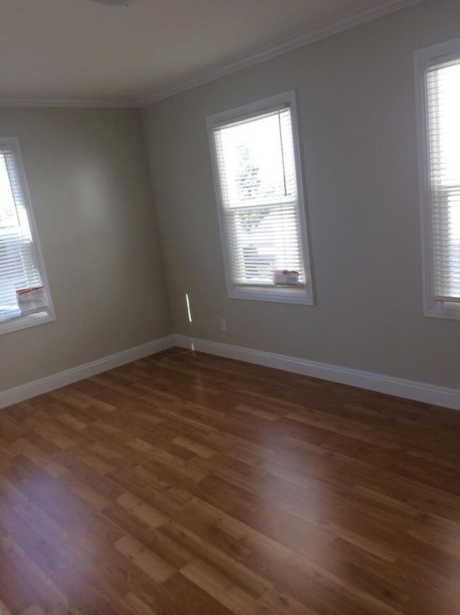 324-324 Penn St in El Segundo, CA - Building Photo - Building Photo