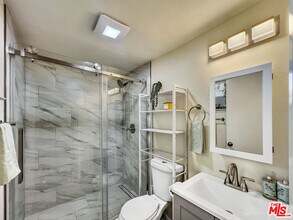 13701 Hubbard St in Los Angeles, CA - Building Photo - Building Photo