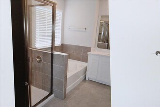 2518 Warren Acrs Blvd in Wesley Chapel, FL - Building Photo - Building Photo