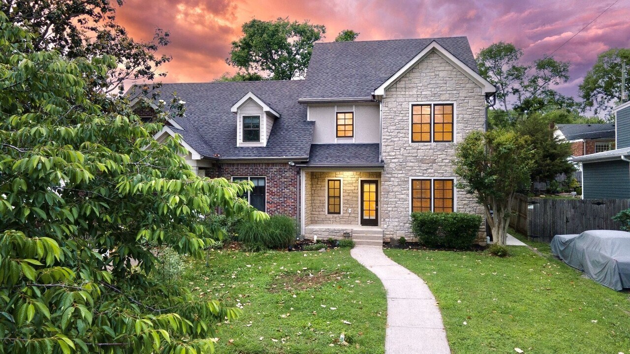 2124 W Linden Ave in Nashville, TN - Building Photo