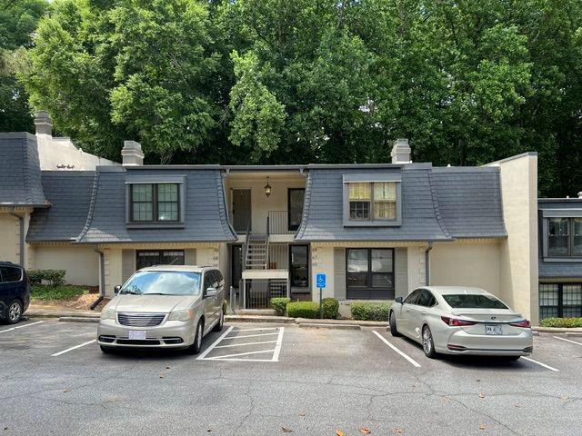 property at 68 La Rue Pl NW