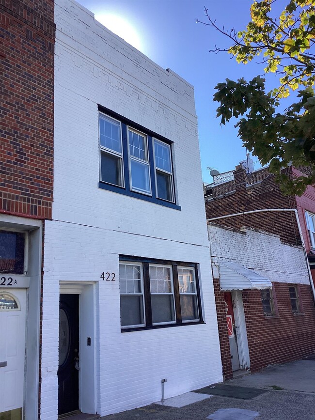 422 Avenue C in Bayonne, NJ - Building Photo - Building Photo