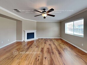 32074 Bandelier Rd in Winchester, CA - Foto de edificio - Building Photo