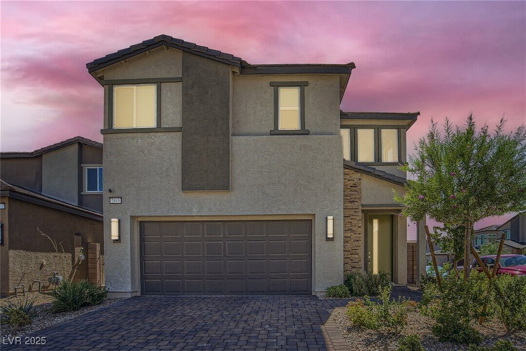 2849 Sweeping Palm Rd in North Las Vegas, NV - Building Photo