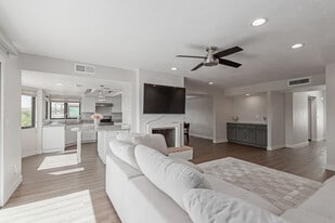 8175 E Del Cuarzo Dr in Scottsdale, AZ - Building Photo