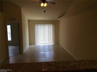 542 SE 6th Pl in Cape Coral, FL - Foto de edificio - Building Photo