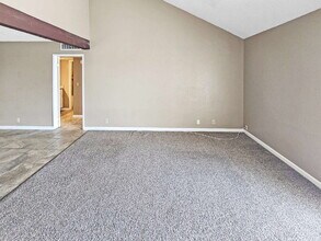726 N Sanders St in Ridgecrest, CA - Building Photo - Building Photo