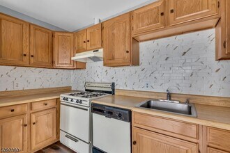 1595 E 2nd St in Scotch Plains, NJ - Building Photo - Building Photo