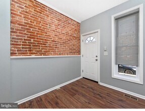 420 N Collington Ave in Baltimore, MD - Foto de edificio - Building Photo