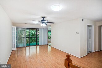 401 Christopher Ave in Gaithersburg, MD - Building Photo - Building Photo