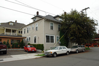 Madison Apartments in Portland, OR - Building Photo - Building Photo