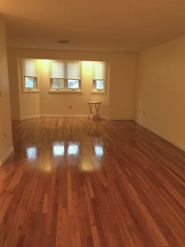 620 Boston Ave, Unit 5E in Medford, MA - Building Photo - Building Photo