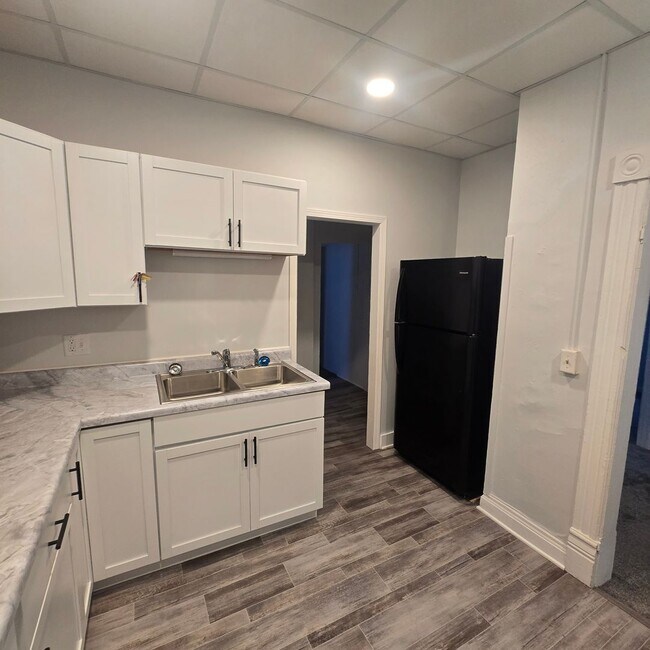 1346 George St-Unit -1346 in La crosse, WI - Building Photo - Building Photo