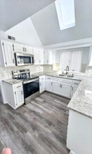 9808 Harris Ave in Kansas City, MO - Building Photo - Building Photo