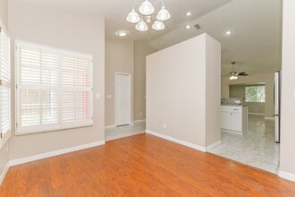 10402 Barnett Loop in Port Richey, FL - Building Photo - Building Photo