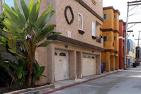 Castillos del Sur in San Diego, CA - Building Photo - Building Photo