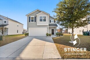 71 Saluda Way in Beaufort, SC - Building Photo