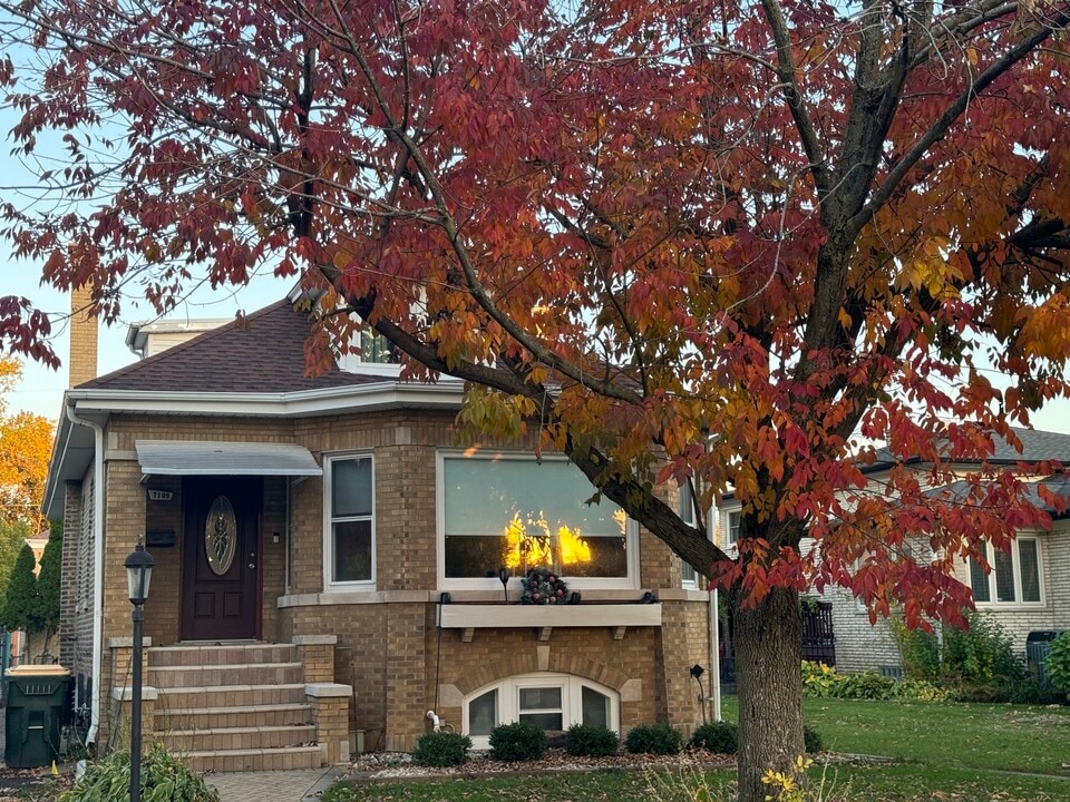 7109 Keeler Ave in Lincolnwood, IL - Building Photo