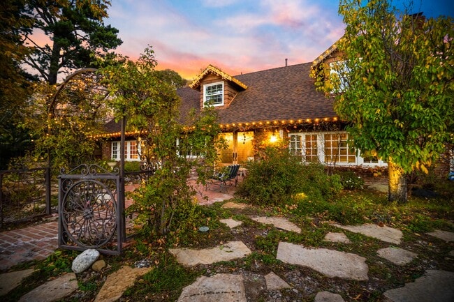25736 Punto de Vista Dr in Calabasas, CA - Building Photo - Building Photo