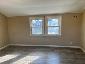 243 Lee Ave in Hicksville, NY - Building Photo - Building Photo