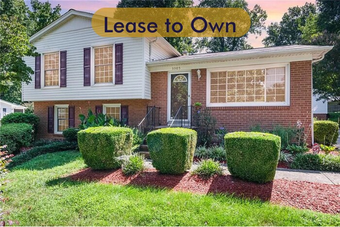 3305 Woodlea Dr in Greensboro, NC - Building Photo
