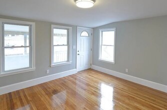 163 Ferry St, Unit 2 in Malden, MA - Building Photo - Building Photo