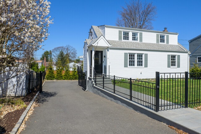 property at 3 Clinton St